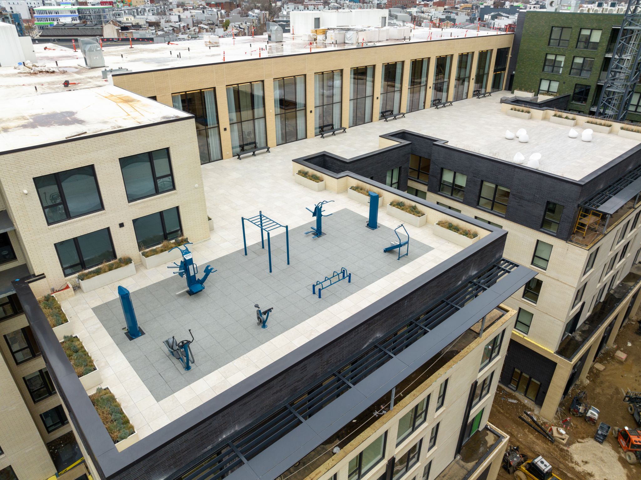 Outdoor Rooftop Gym For The Ambitious - CADdetails