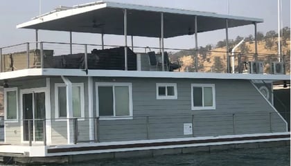 CELECT Cellular Composite Siding Offers Low-Maintenance Solution for California Houseboat