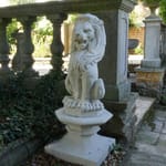 View Lion Finial (E460) On Base (A370B)
