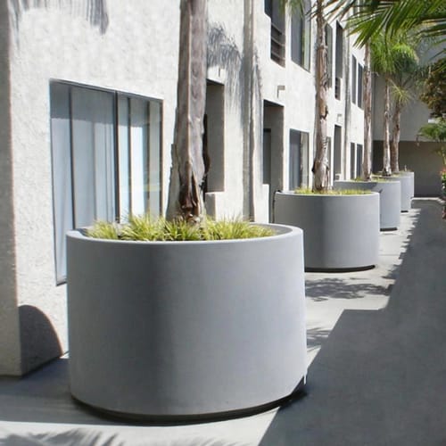 Marek Fiberglass Round Planter preview 1