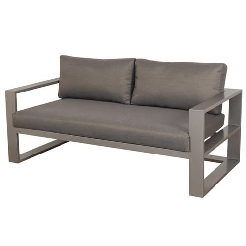 Quantam Loveseat preview 1
