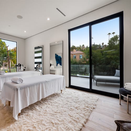 Series 8150 Sliding Doors