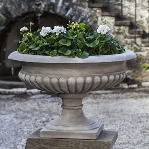 Cast Stone Collection: Kingscote Urn preview 1