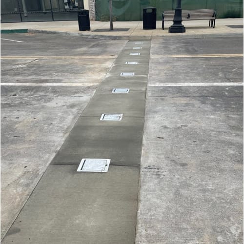 RhinoGuard® 35-30 Lift Assist Bollard preview 4