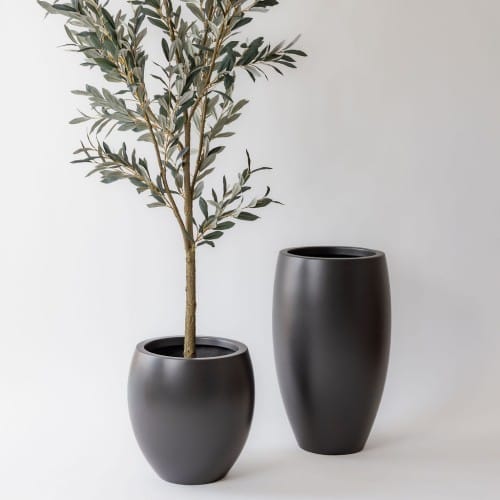 Bravo Planters