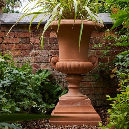 Large Haddo House Urn (A390) preview 1