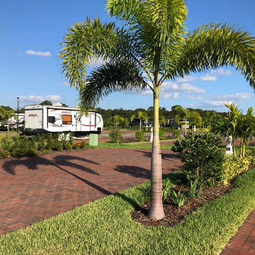 Beveled Edge Clay Pavers - English Edge Autumn preview 3