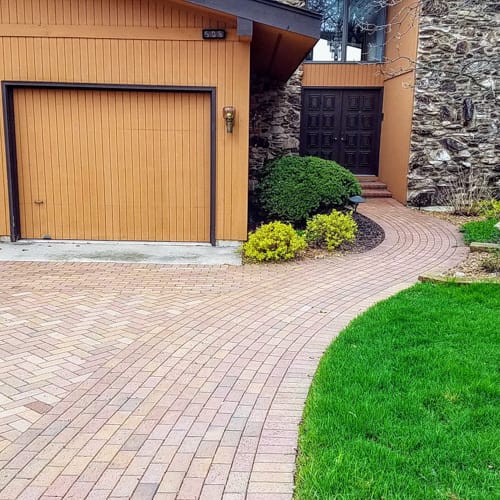 Beveled Edge Clay Pavers - English Edge Rose preview 2
