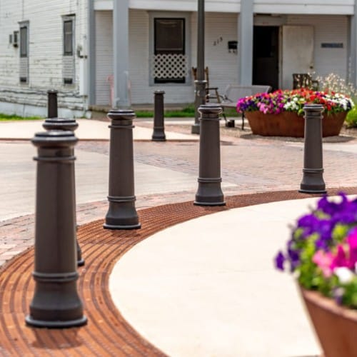Cast-Iron Bollard: 150-RS preview 3