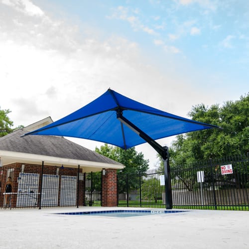 Single Post Umbrella 15'x15' preview 2