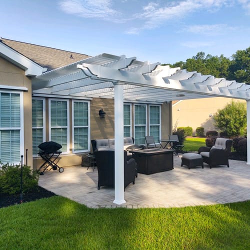 20' x 20' Traditional Attached Vinyl Pergola preview 2