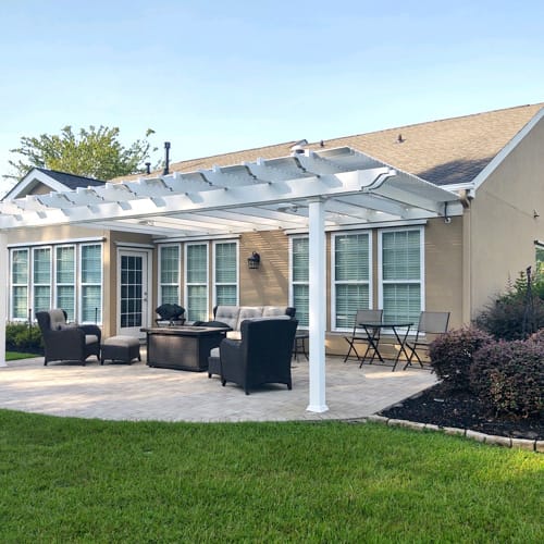 20' x 20' Traditional Attached Vinyl Pergola