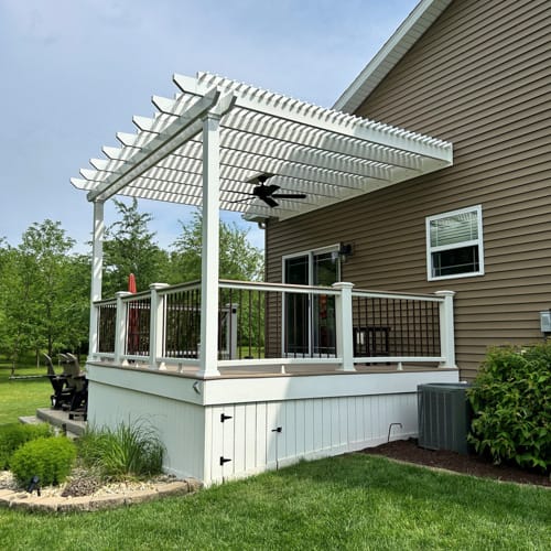16' x 16' Traditional Attached Vinyl Pergola preview 2