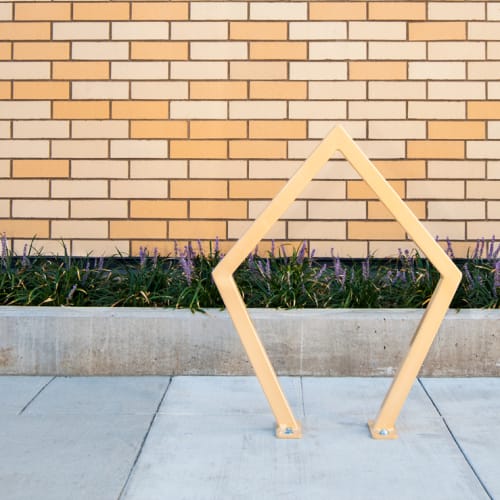 Diamond Bike Rack - Huntco Site Furnishings - CADdetails